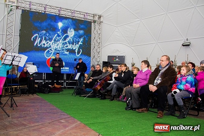 Zdjęcie w galerii na portalu naszraciborz.pl: Drugi dzień Jarmarku Bożonarodzeniowego  wiadomości z regionu