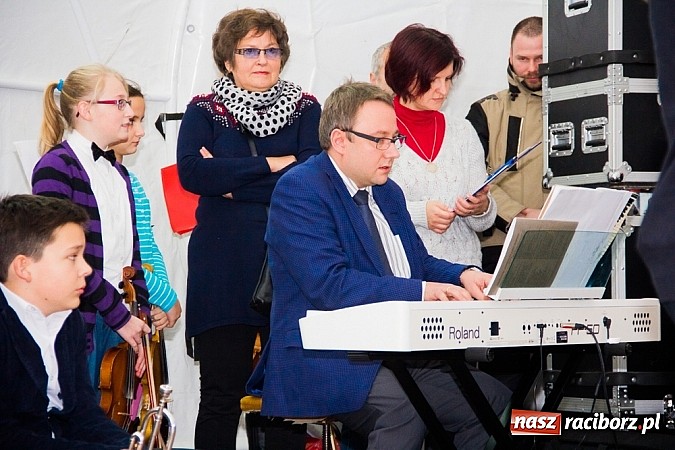 Zdjęcie w galerii na portalu naszraciborz.pl: Drugi dzień Jarmarku Bożonarodzeniowego  wiadomości z regionu