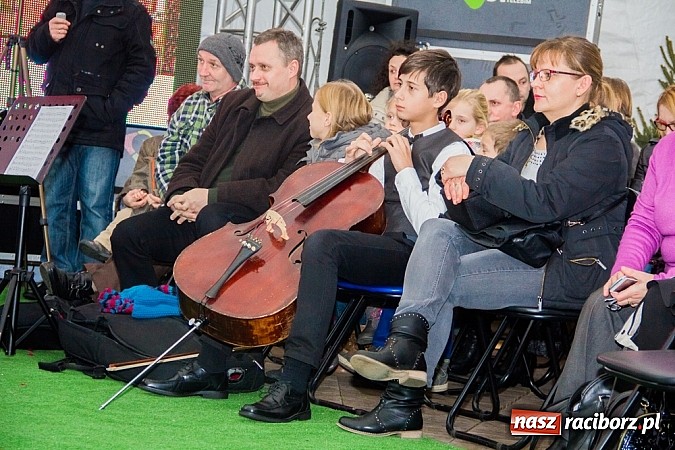 Zdjęcie w galerii na portalu naszraciborz.pl: Drugi dzień Jarmarku Bożonarodzeniowego  wiadomości z regionu