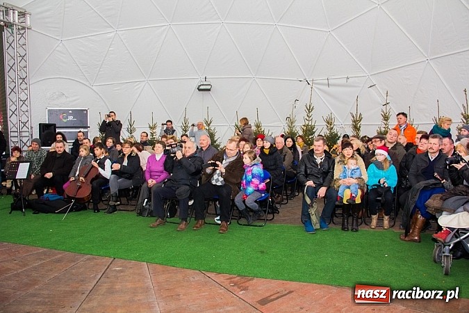 Zdjęcie w galerii na portalu naszraciborz.pl: Drugi dzień Jarmarku Bożonarodzeniowego  wiadomości z regionu