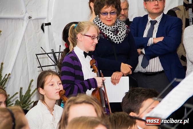 Zdjęcie w galerii na portalu naszraciborz.pl: Drugi dzień Jarmarku Bożonarodzeniowego  wiadomości z regionu