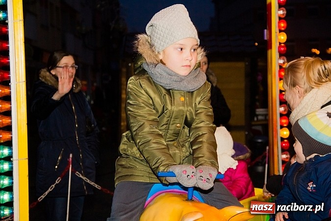 Zdjęcie w galerii na portalu naszraciborz.pl: Drugi dzień Jarmarku Bożonarodzeniowego  wiadomości z regionu