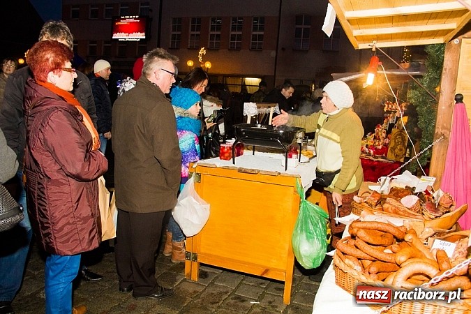 Zdjęcie w galerii na portalu naszraciborz.pl: Drugi dzień Jarmarku Bożonarodzeniowego  wiadomości z regionu