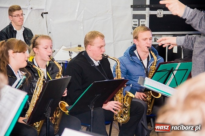 Zdjęcie w galerii na portalu naszraciborz.pl: Drugi dzień Jarmarku Bożonarodzeniowego  wiadomości z regionu