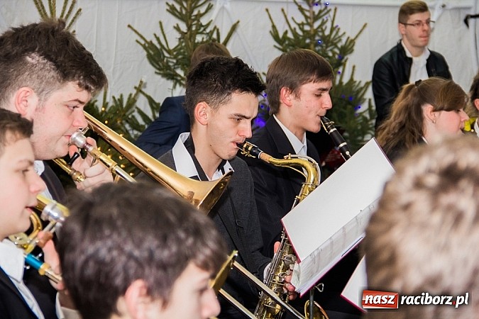 Zdjęcie w galerii na portalu naszraciborz.pl: Drugi dzień Jarmarku Bożonarodzeniowego  wiadomości z regionu