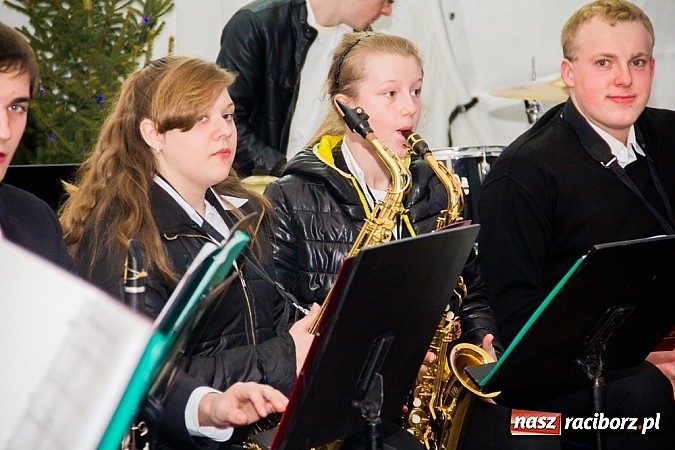 Zdjęcie w galerii na portalu naszraciborz.pl: Drugi dzień Jarmarku Bożonarodzeniowego  wiadomości z regionu