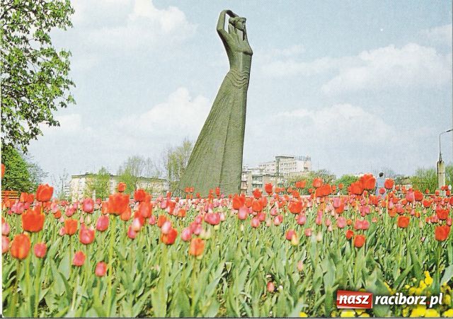 Zdjęcie w galerii na portalu naszraciborz.pl: 36. rocznica odsłonięcia pomnika Matki Polki wiadomości z regionu