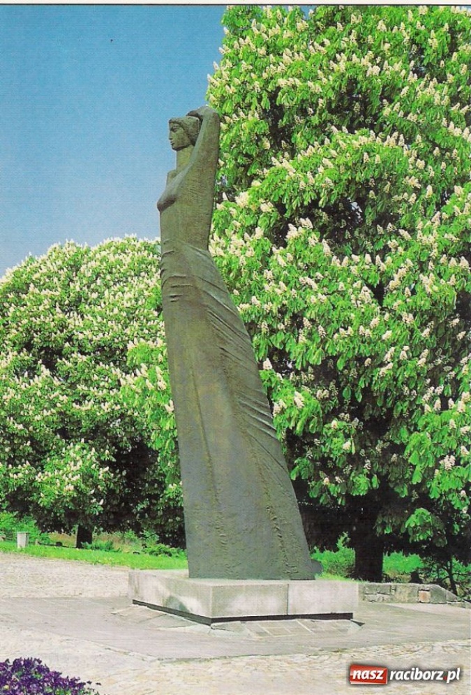 Zdjęcie w galerii na portalu naszraciborz.pl: 36. rocznica odsłonięcia pomnika Matki Polki wiadomości z regionu