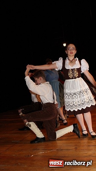 Zdjęcie w galerii na portalu naszraciborz.pl: Tancerze z Zawady Książęcej występowali w Kuźni Raciborskiej wiadomości z regionu