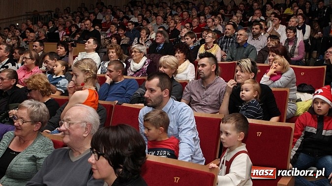 Zdjęcie w galerii na portalu naszraciborz.pl: Tancerze z Zawady Książęcej występowali w Kuźni Raciborskiej wiadomości z regionu