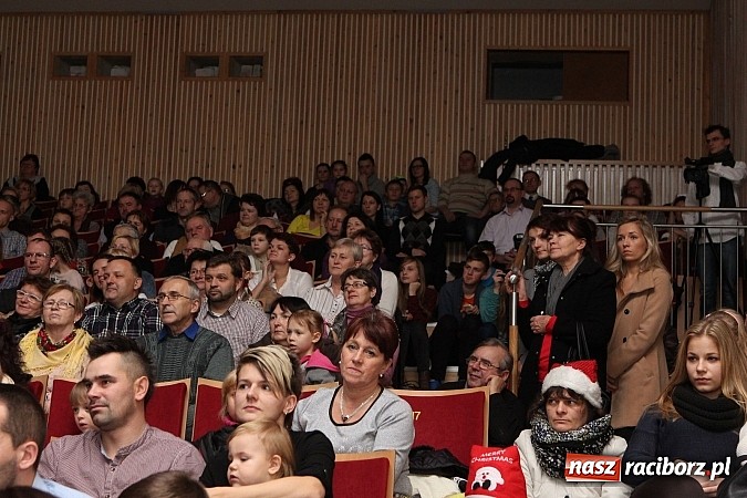 Zdjęcie w galerii na portalu naszraciborz.pl: Tancerze z Zawady Książęcej występowali w Kuźni Raciborskiej wiadomości z regionu