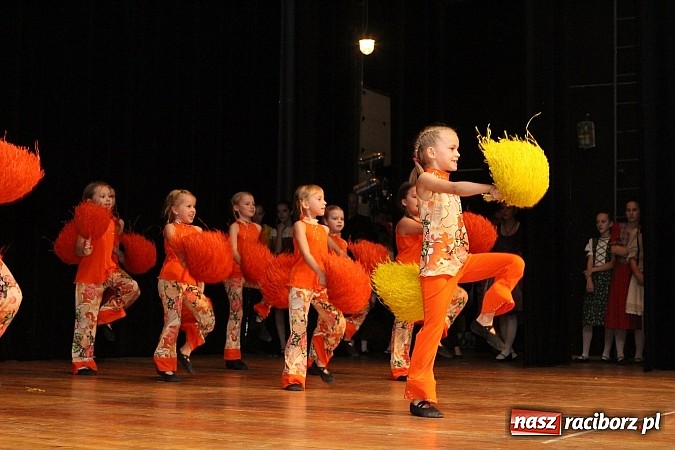 Zdjęcie w galerii na portalu naszraciborz.pl: Tancerze z Zawady Książęcej występowali w Kuźni Raciborskiej wiadomości z regionu