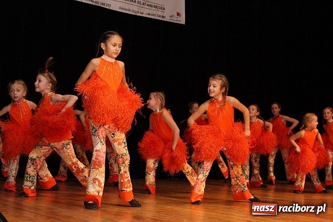 Zdjęcie w galerii na portalu naszraciborz.pl: Tancerze z Zawady Książęcej występowali w Kuźni Raciborskiej wiadomości z regionu