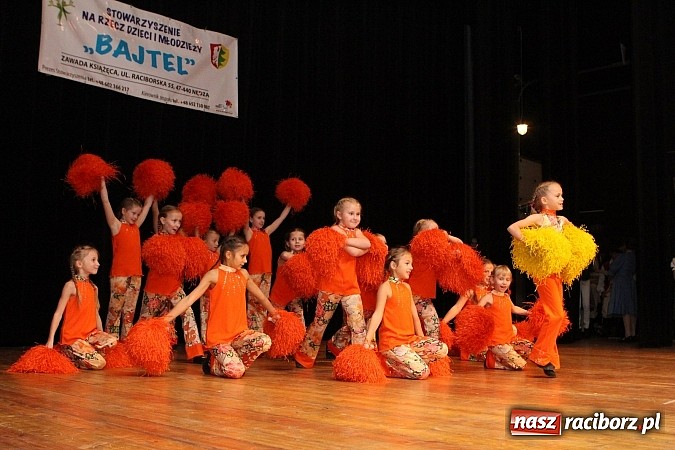 Zdjęcie w galerii na portalu naszraciborz.pl: Tancerze z Zawady Książęcej występowali w Kuźni Raciborskiej wiadomości z regionu