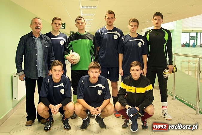Zdjęcie w galerii na portalu naszraciborz.pl: Kto wygrał w Makroregionalnym Turnieju Halowej Piłki Nożnej? Sprawdź wyniki!  wiadomości z regionu