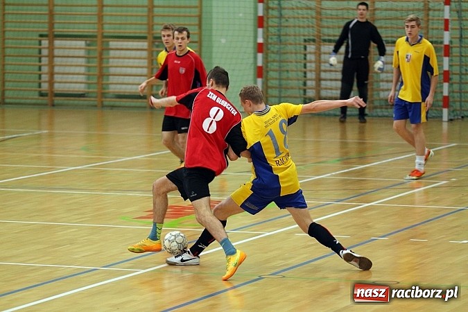 Zdjęcie w galerii na portalu naszraciborz.pl: Kto wygrał w Makroregionalnym Turnieju Halowej Piłki Nożnej? Sprawdź wyniki!  wiadomości z regionu