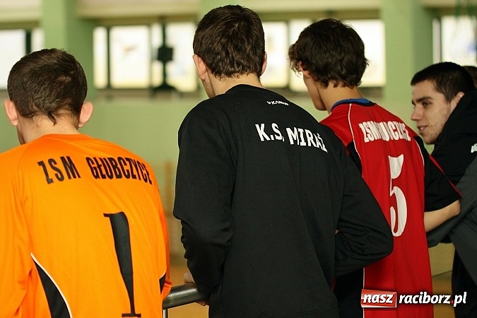 Zdjęcie w galerii na portalu naszraciborz.pl: Kto wygrał w Makroregionalnym Turnieju Halowej Piłki Nożnej? Sprawdź wyniki!  wiadomości z regionu