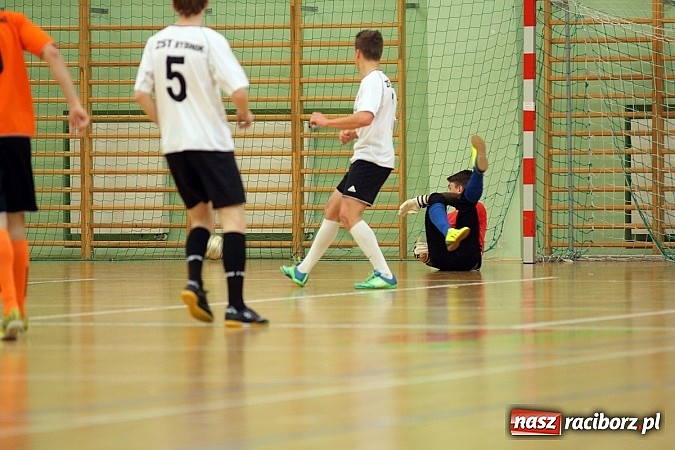 Zdjęcie w galerii na portalu naszraciborz.pl: Kto wygrał w Makroregionalnym Turnieju Halowej Piłki Nożnej? Sprawdź wyniki!  wiadomości z regionu