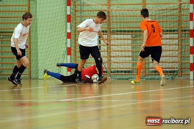 Zdjęcie w galerii na portalu naszraciborz.pl: Kto wygrał w Makroregionalnym Turnieju Halowej Piłki Nożnej? Sprawdź wyniki!  wiadomości z regionu