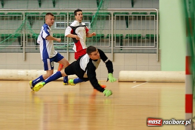Zdjęcie w galerii na portalu naszraciborz.pl: Kto wygrał w Makroregionalnym Turnieju Halowej Piłki Nożnej? Sprawdź wyniki!  wiadomości z regionu