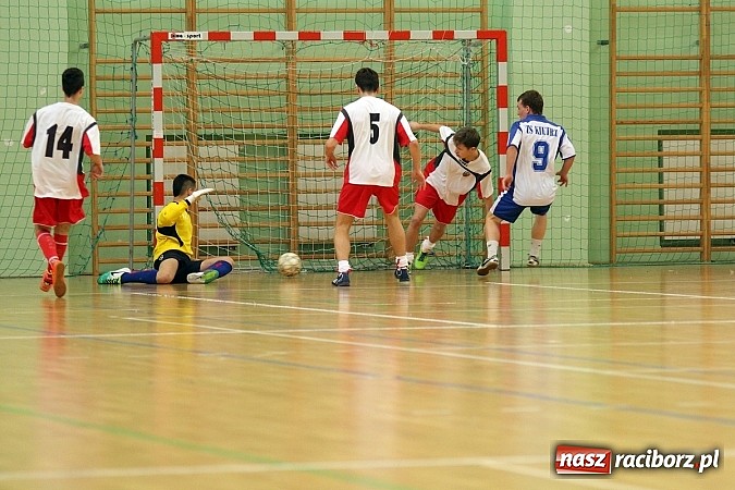 Zdjęcie w galerii na portalu naszraciborz.pl: Kto wygrał w Makroregionalnym Turnieju Halowej Piłki Nożnej? Sprawdź wyniki!  wiadomości z regionu