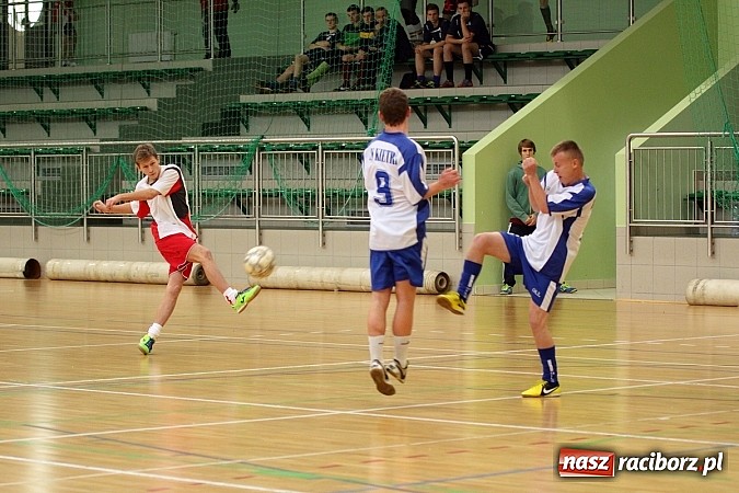 Zdjęcie w galerii na portalu naszraciborz.pl: Kto wygrał w Makroregionalnym Turnieju Halowej Piłki Nożnej? Sprawdź wyniki!  wiadomości z regionu