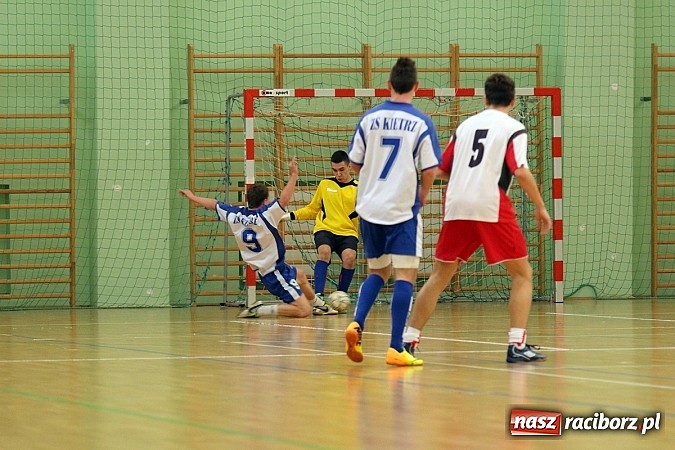 Zdjęcie w galerii na portalu naszraciborz.pl: Kto wygrał w Makroregionalnym Turnieju Halowej Piłki Nożnej? Sprawdź wyniki!  wiadomości z regionu