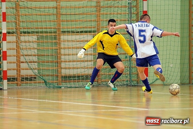 Zdjęcie w galerii na portalu naszraciborz.pl: Kto wygrał w Makroregionalnym Turnieju Halowej Piłki Nożnej? Sprawdź wyniki!  wiadomości z regionu
