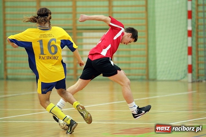 Zdjęcie w galerii na portalu naszraciborz.pl: Kto wygrał w Makroregionalnym Turnieju Halowej Piłki Nożnej? Sprawdź wyniki!  wiadomości z regionu