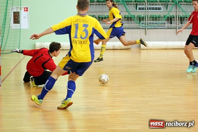 Zdjęcie w galerii na portalu naszraciborz.pl: Kto wygrał w Makroregionalnym Turnieju Halowej Piłki Nożnej? Sprawdź wyniki!  wiadomości z regionu
