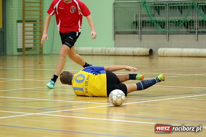 Zdjęcie w galerii na portalu naszraciborz.pl: Kto wygrał w Makroregionalnym Turnieju Halowej Piłki Nożnej? Sprawdź wyniki!  wiadomości z regionu