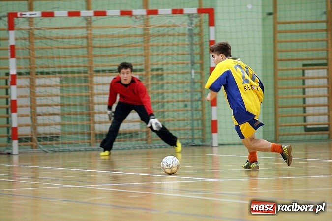 Zdjęcie w galerii na portalu naszraciborz.pl: Kto wygrał w Makroregionalnym Turnieju Halowej Piłki Nożnej? Sprawdź wyniki!  wiadomości z regionu