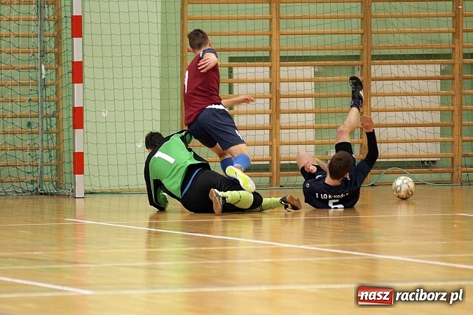 Zdjęcie w galerii na portalu naszraciborz.pl: Kto wygrał w Makroregionalnym Turnieju Halowej Piłki Nożnej? Sprawdź wyniki!  wiadomości z regionu