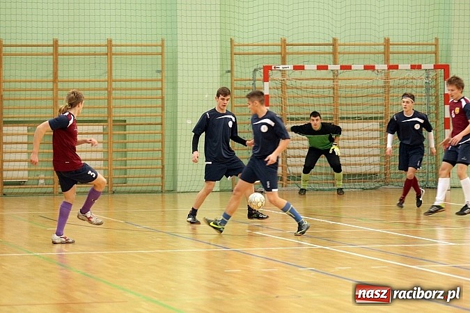 Zdjęcie w galerii na portalu naszraciborz.pl: Kto wygrał w Makroregionalnym Turnieju Halowej Piłki Nożnej? Sprawdź wyniki!  wiadomości z regionu