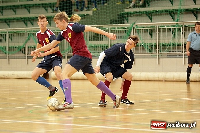 Zdjęcie w galerii na portalu naszraciborz.pl: Kto wygrał w Makroregionalnym Turnieju Halowej Piłki Nożnej? Sprawdź wyniki!  wiadomości z regionu