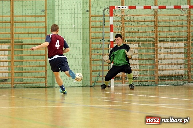 Zdjęcie w galerii na portalu naszraciborz.pl: Kto wygrał w Makroregionalnym Turnieju Halowej Piłki Nożnej? Sprawdź wyniki!  wiadomości z regionu