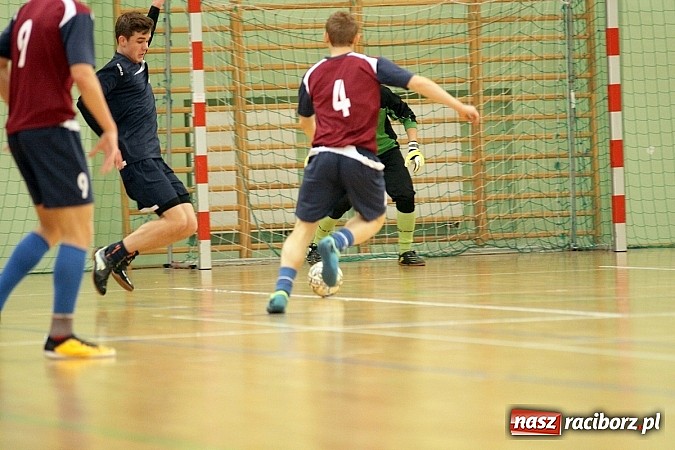 Zdjęcie w galerii na portalu naszraciborz.pl: Kto wygrał w Makroregionalnym Turnieju Halowej Piłki Nożnej? Sprawdź wyniki!  wiadomości z regionu