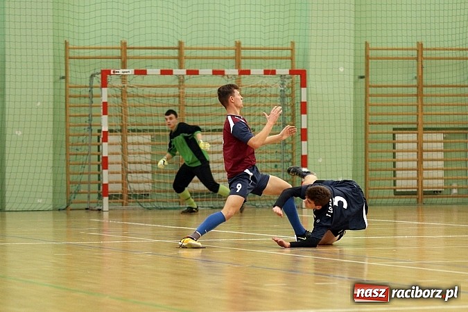 Zdjęcie w galerii na portalu naszraciborz.pl: Kto wygrał w Makroregionalnym Turnieju Halowej Piłki Nożnej? Sprawdź wyniki!  wiadomości z regionu