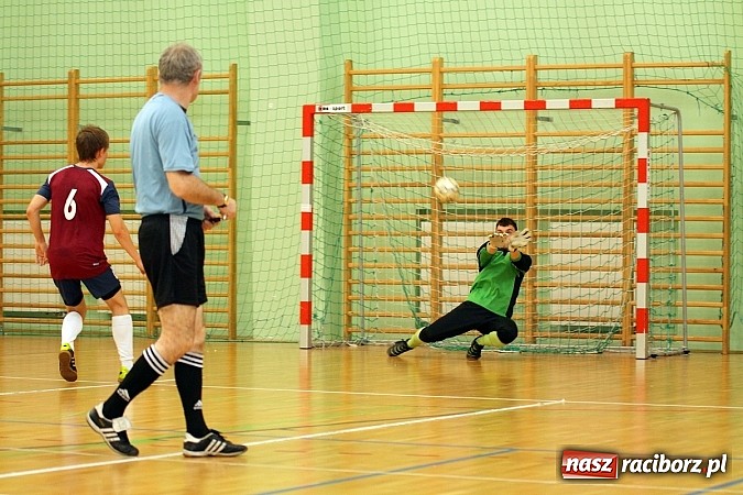 Zdjęcie w galerii na portalu naszraciborz.pl: Kto wygrał w Makroregionalnym Turnieju Halowej Piłki Nożnej? Sprawdź wyniki!  wiadomości z regionu