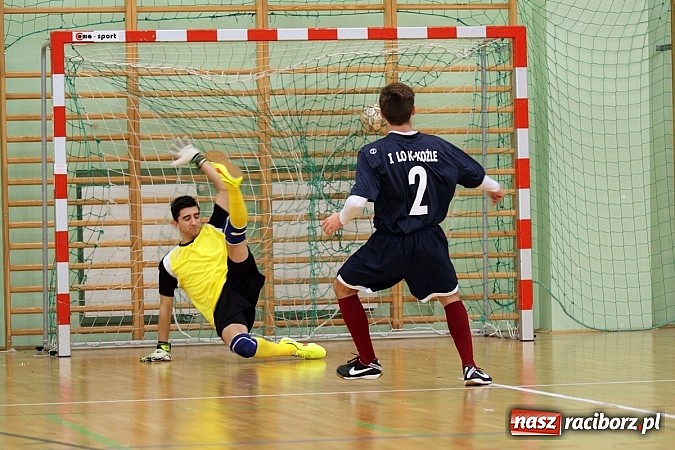Zdjęcie w galerii na portalu naszraciborz.pl: Kto wygrał w Makroregionalnym Turnieju Halowej Piłki Nożnej? Sprawdź wyniki!  wiadomości z regionu