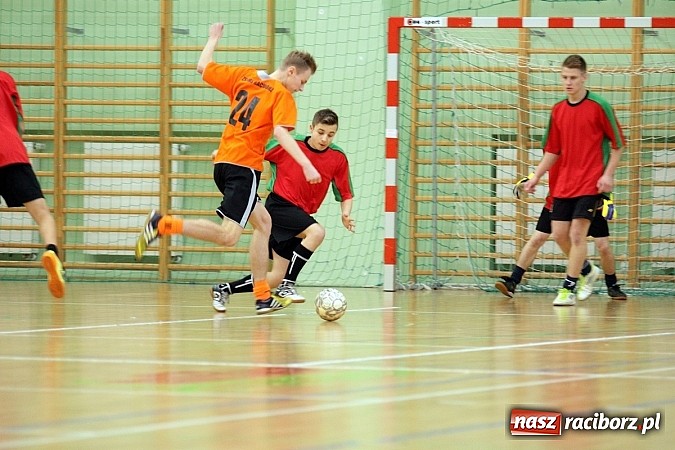 Zdjęcie w galerii na portalu naszraciborz.pl: Kto wygrał w Makroregionalnym Turnieju Halowej Piłki Nożnej? Sprawdź wyniki!  wiadomości z regionu