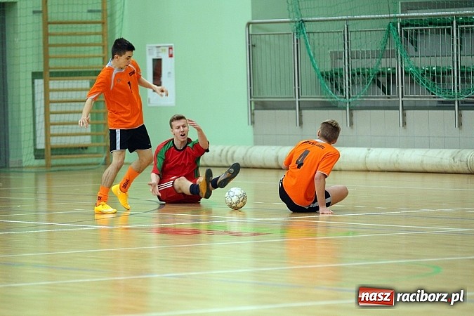 Zdjęcie w galerii na portalu naszraciborz.pl: Kto wygrał w Makroregionalnym Turnieju Halowej Piłki Nożnej? Sprawdź wyniki!  wiadomości z regionu