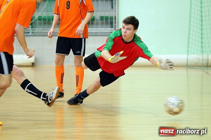 Zdjęcie w galerii na portalu naszraciborz.pl: Kto wygrał w Makroregionalnym Turnieju Halowej Piłki Nożnej? Sprawdź wyniki!  wiadomości z regionu