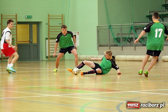 Zdjęcie w galerii na portalu naszraciborz.pl: Kto wygrał w Makroregionalnym Turnieju Halowej Piłki Nożnej? Sprawdź wyniki!  wiadomości z regionu
