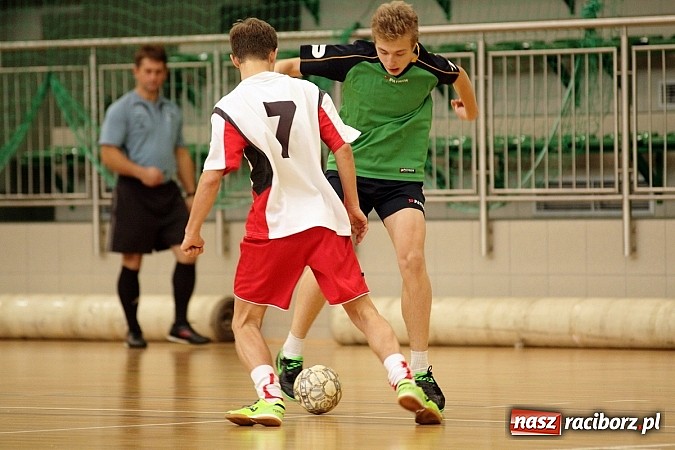 Zdjęcie w galerii na portalu naszraciborz.pl: Kto wygrał w Makroregionalnym Turnieju Halowej Piłki Nożnej? Sprawdź wyniki!  wiadomości z regionu