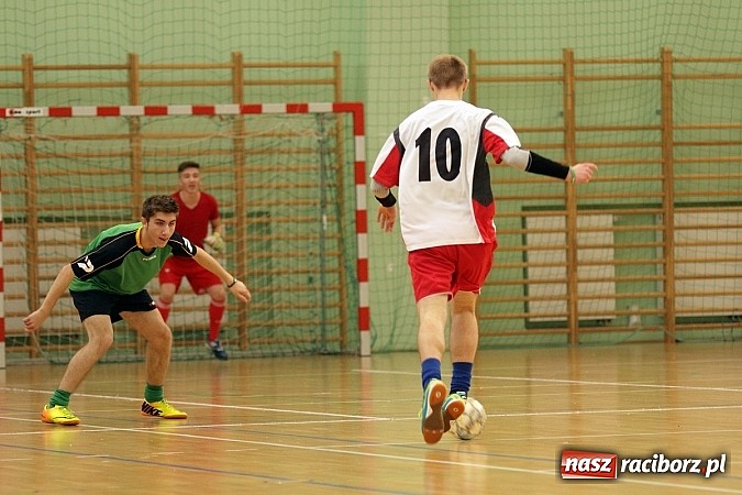 Zdjęcie w galerii na portalu naszraciborz.pl: Kto wygrał w Makroregionalnym Turnieju Halowej Piłki Nożnej? Sprawdź wyniki!  wiadomości z regionu