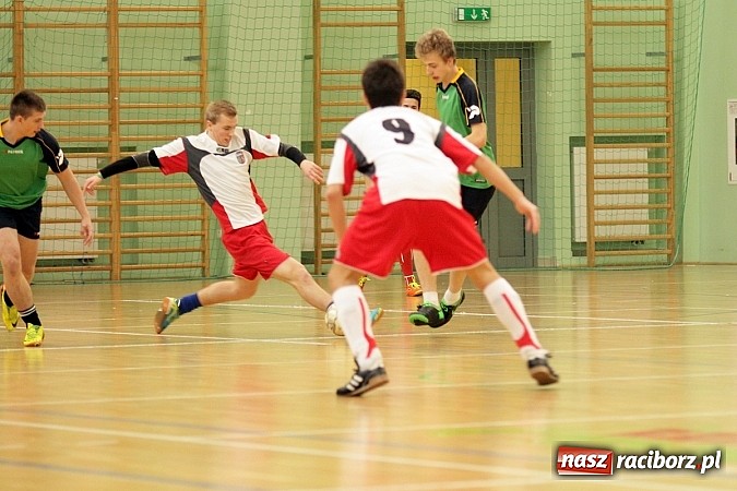Zdjęcie w galerii na portalu naszraciborz.pl: Kto wygrał w Makroregionalnym Turnieju Halowej Piłki Nożnej? Sprawdź wyniki!  wiadomości z regionu