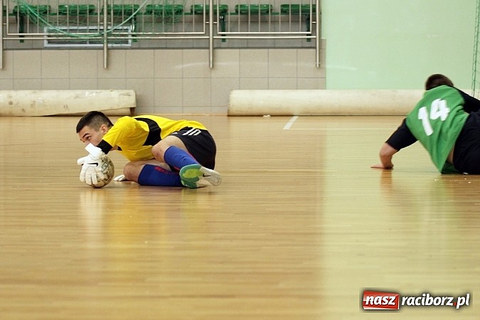 Zdjęcie w galerii na portalu naszraciborz.pl: Kto wygrał w Makroregionalnym Turnieju Halowej Piłki Nożnej? Sprawdź wyniki!  wiadomości z regionu