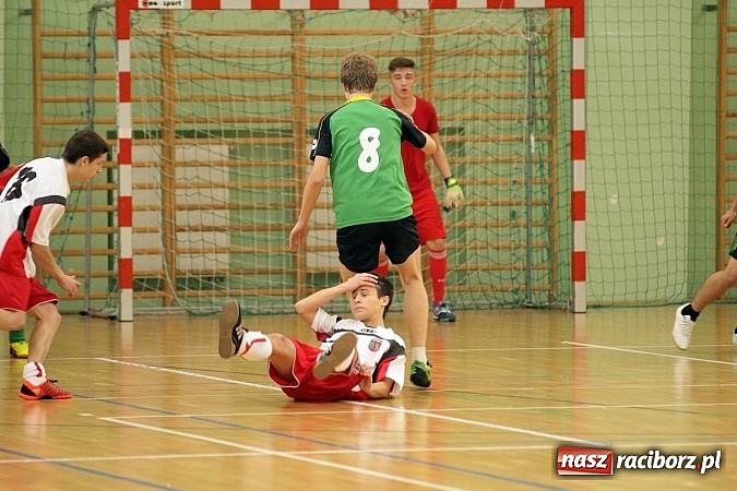 Zdjęcie w galerii na portalu naszraciborz.pl: Kto wygrał w Makroregionalnym Turnieju Halowej Piłki Nożnej? Sprawdź wyniki!  wiadomości z regionu