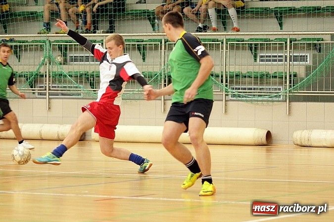 Zdjęcie w galerii na portalu naszraciborz.pl: Kto wygrał w Makroregionalnym Turnieju Halowej Piłki Nożnej? Sprawdź wyniki!  wiadomości z regionu
